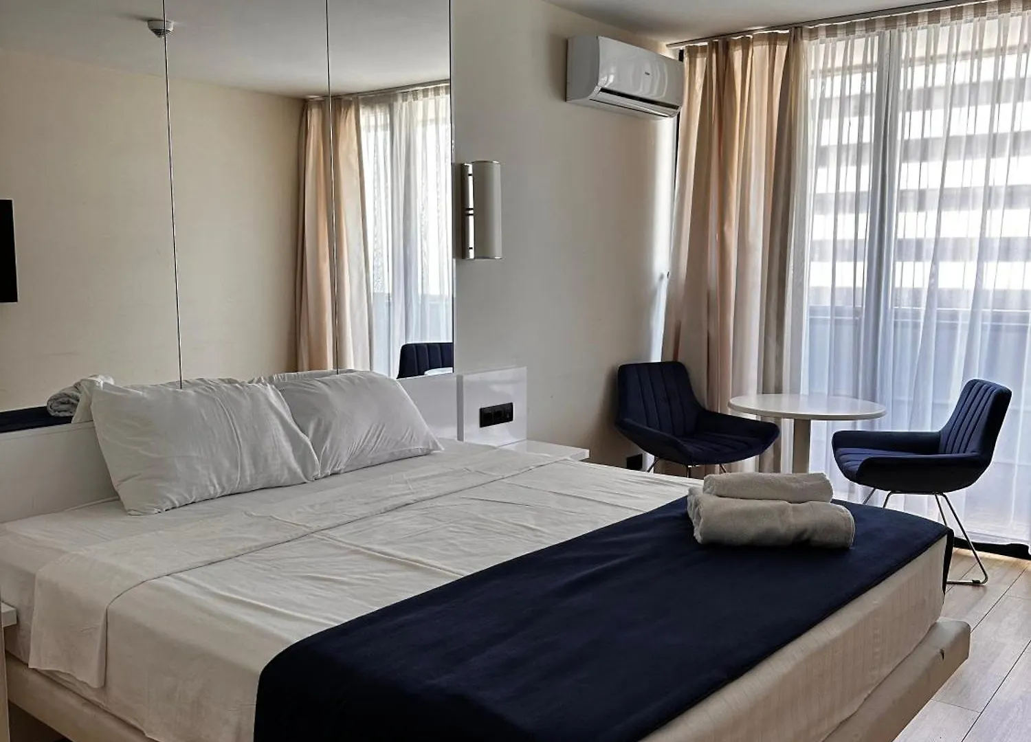 Hotel Century Batumi 0*,